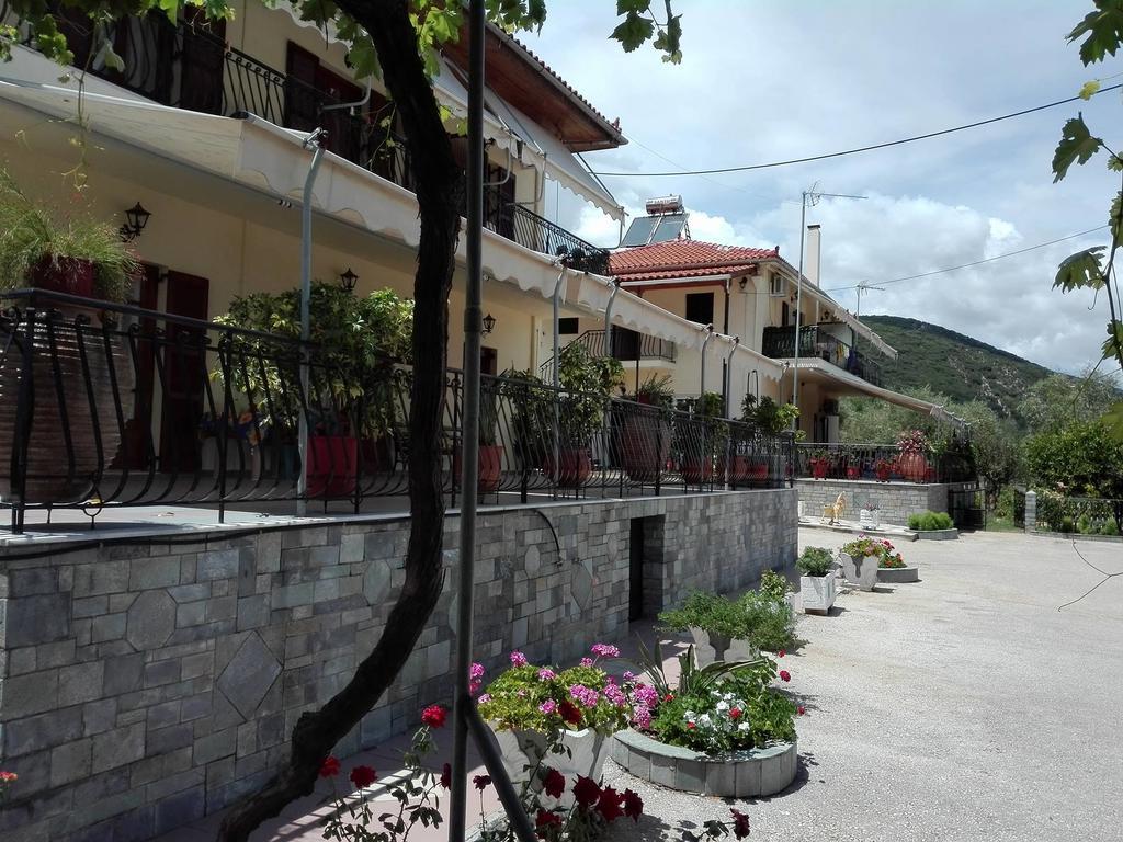 Toulatos Pantelis Apartment Pouláta Exterior photo